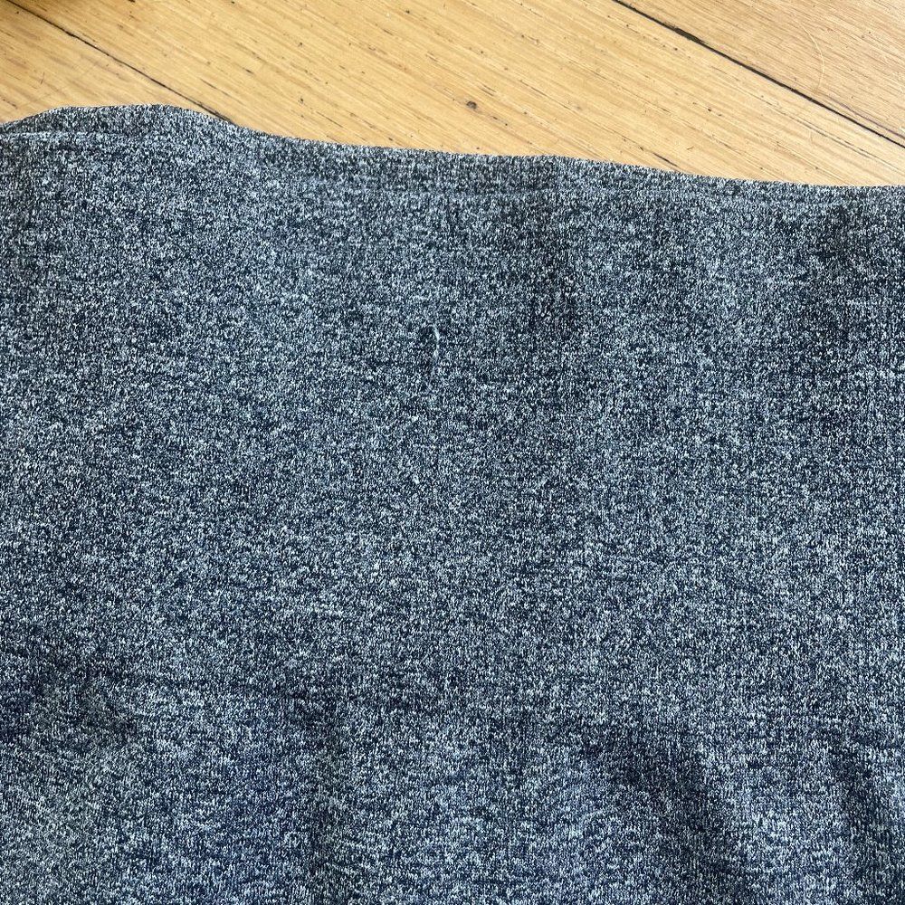 Feathers Gray Leggings Size Small/Medium - Picture 4 of 4